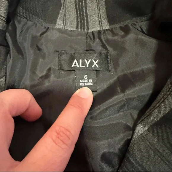 Grey plaid peplum blazer with puffy sleeves size 6 - Picture 5 of 12